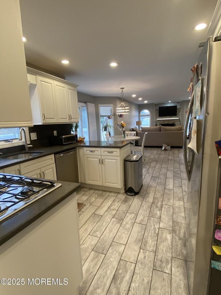 11 Walnut Ct - Photo 6 of 22