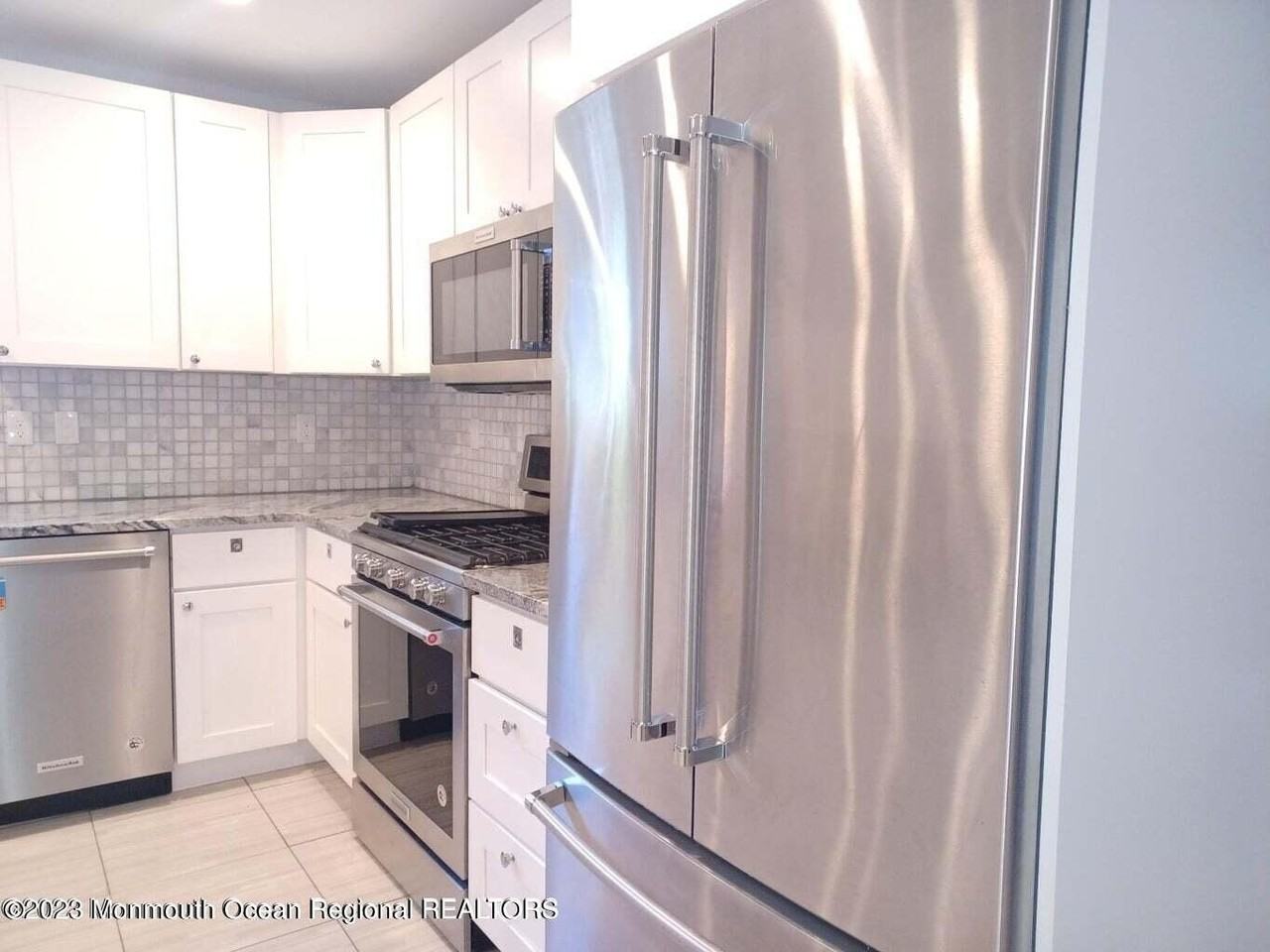 241 Woodcrest Rd - Photo 6 of 19