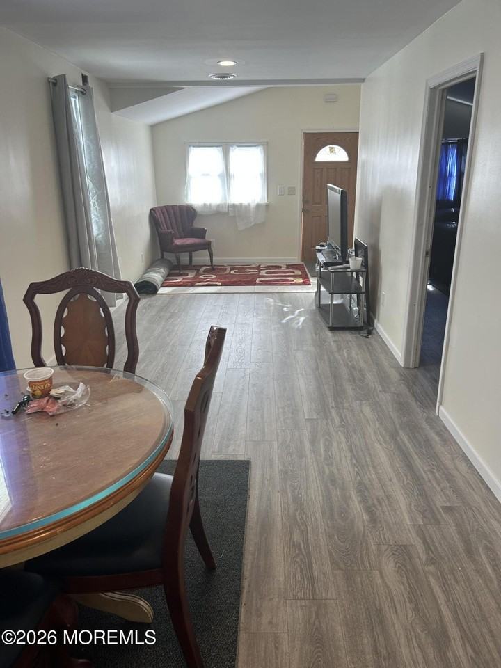 75 Shore Blvd - Photo 7 of 10