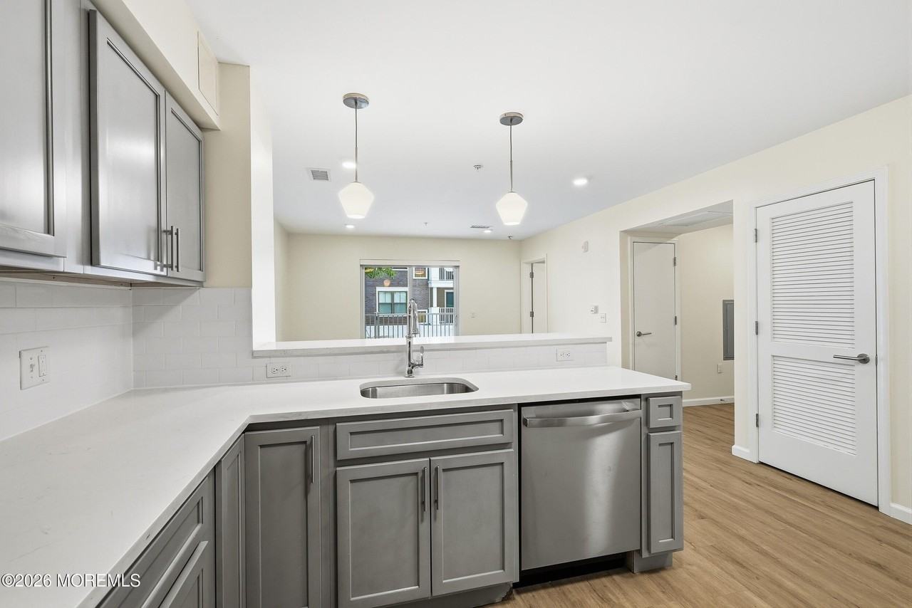 165 Pavilion Ave #410 - Photo 7 of 19