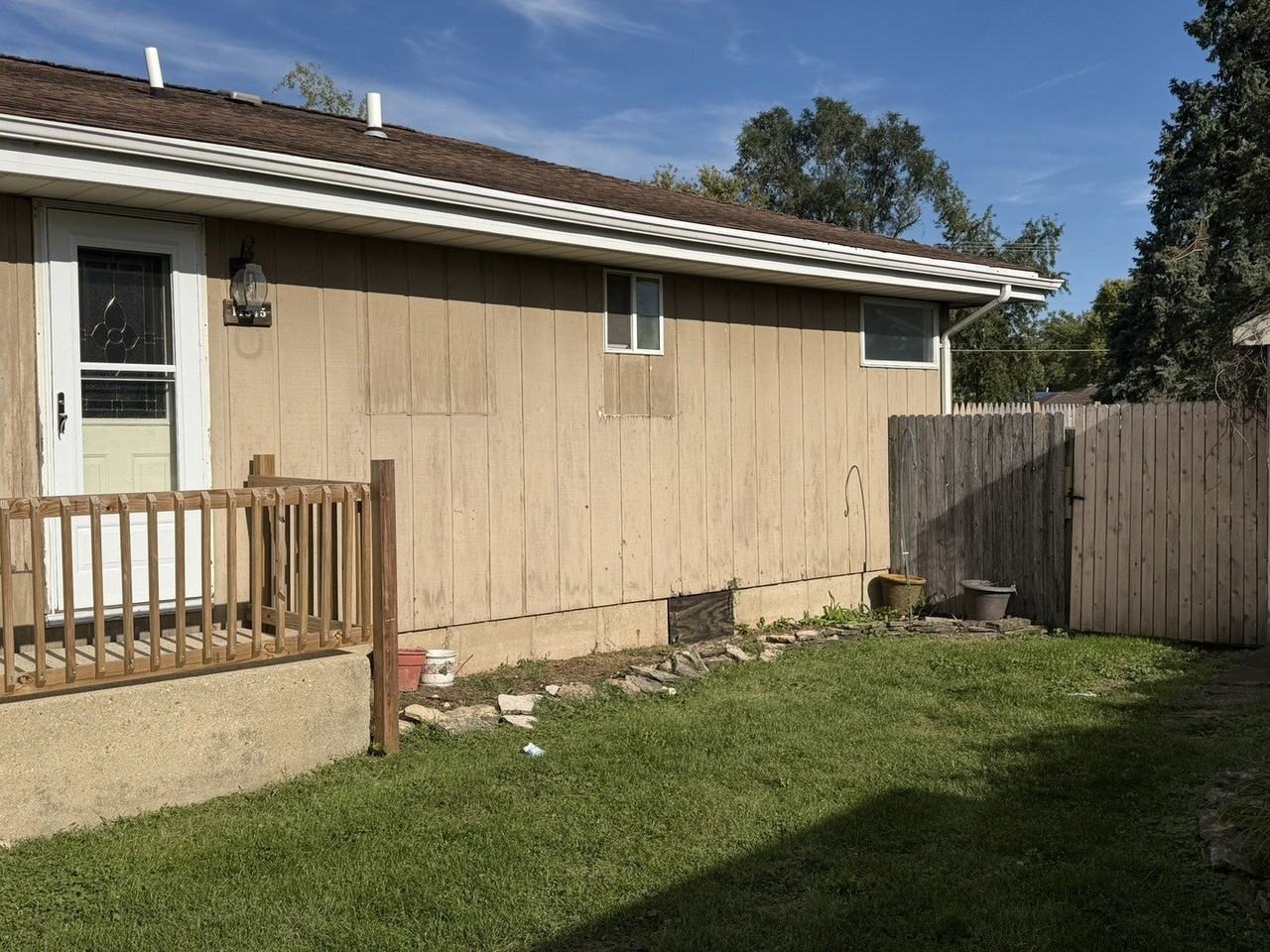 14545 Archer Ave - Photo 2 of 16