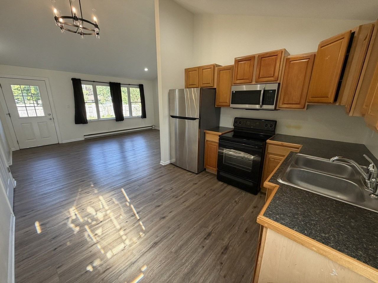 14545 Archer Ave - Photo 6 of 16