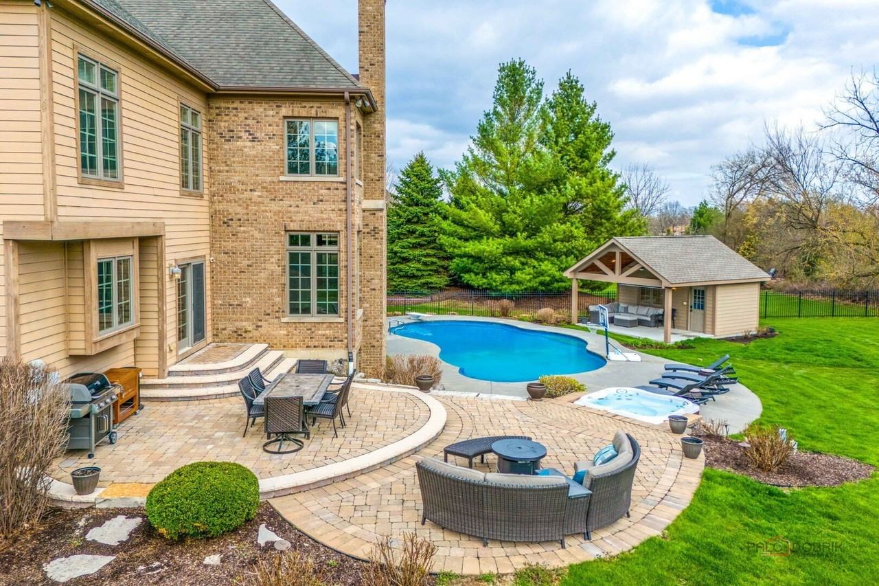37W209 Deer Pond Ct - Photo 4 of 50