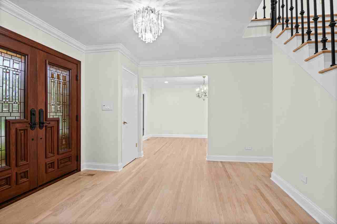 4319 Phyllis Dr - Photo 2 of 34