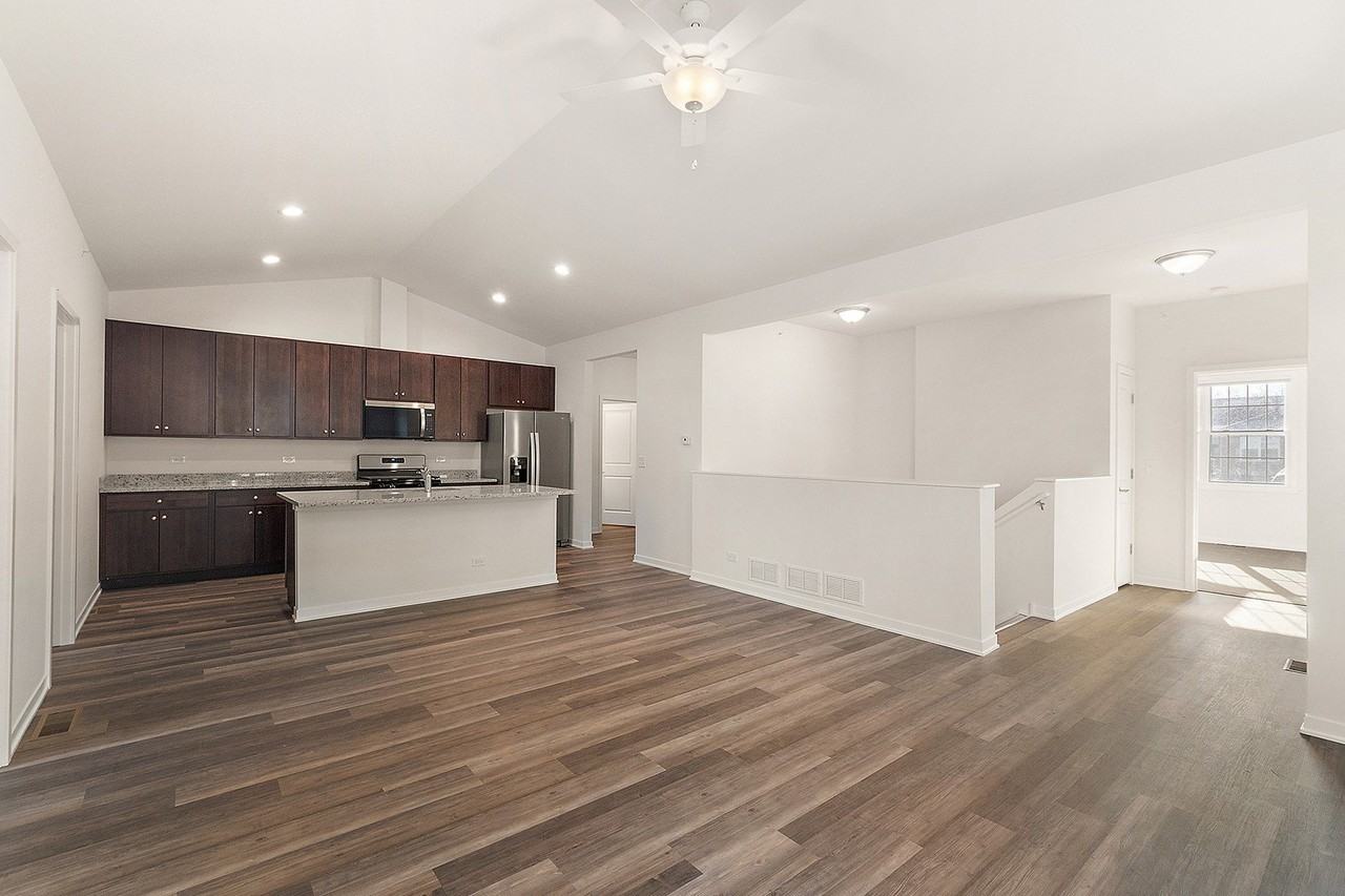 37 Apollo Ct - Photo 6 of 40