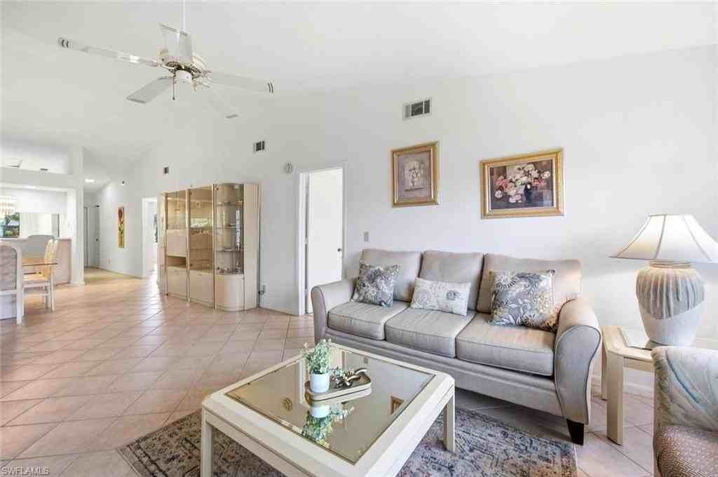 4070 Looking Glass Ln #10 - Photo 5 of 30