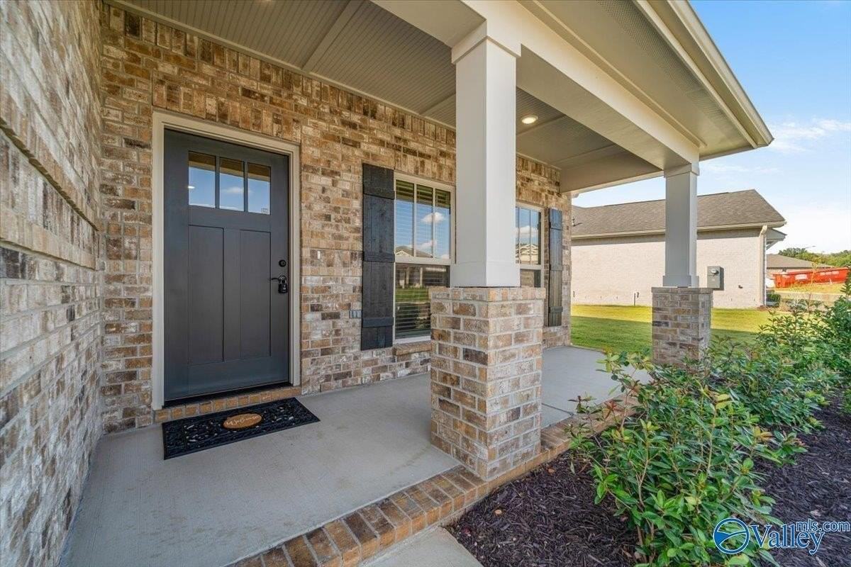 214 SW Esplanade Court - Photo 5 of 48