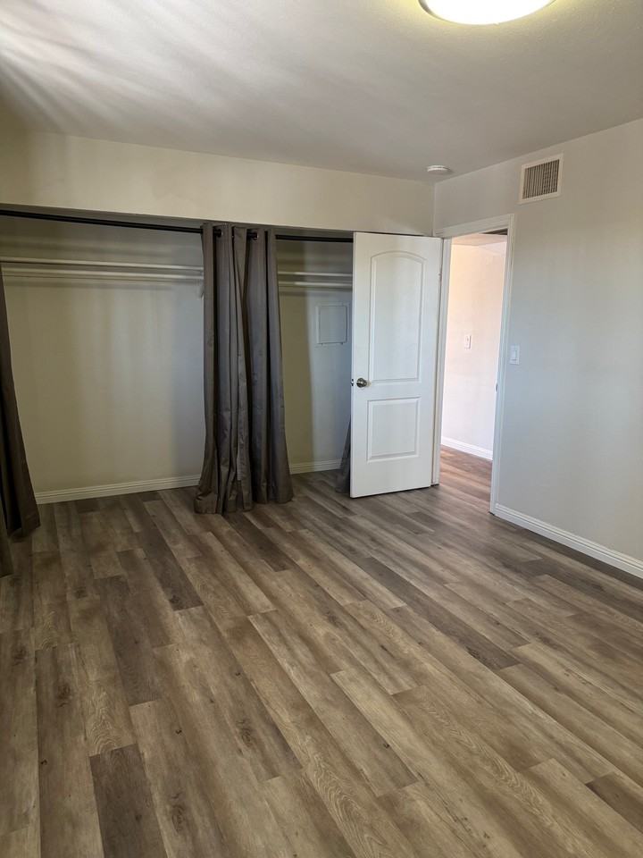 615 South Royal Crest Circle - 24Unit 24 #24 - Photo 4 of 12