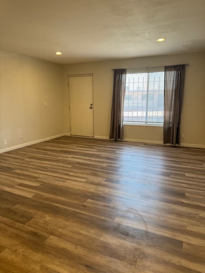 615 South Royal Crest Circle - 24Unit 24 #24 - Photo 7 of 12