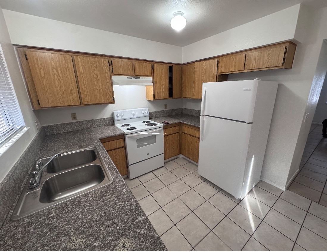 3411 Civic Center Drive - BUnit B #B - Photo 4 of 10