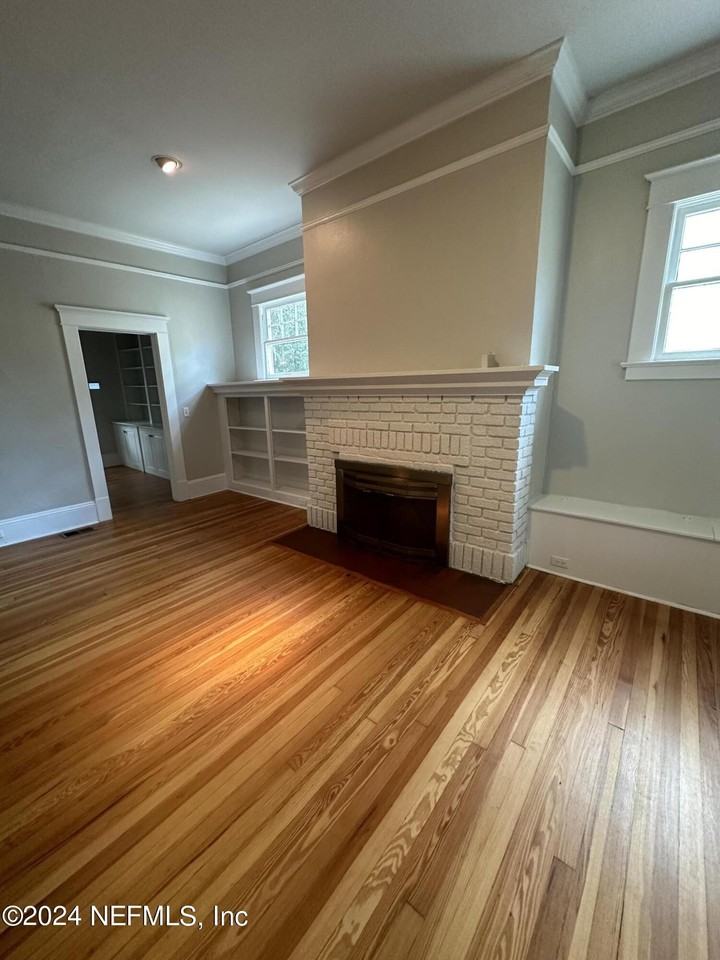 1828 Cherry St - Photo 4 of 22