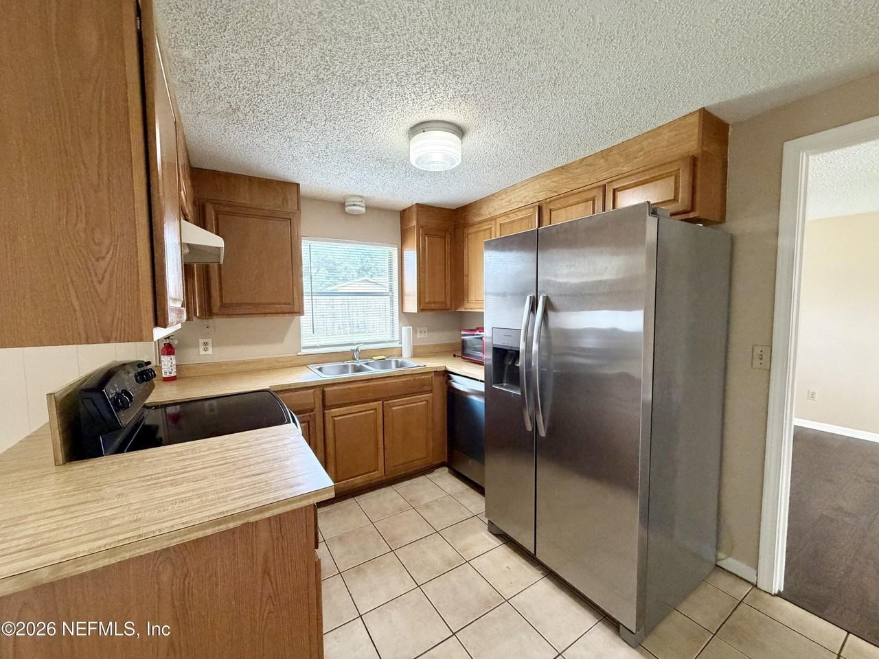 11947 Pequots Ln - Photo 2 of 18