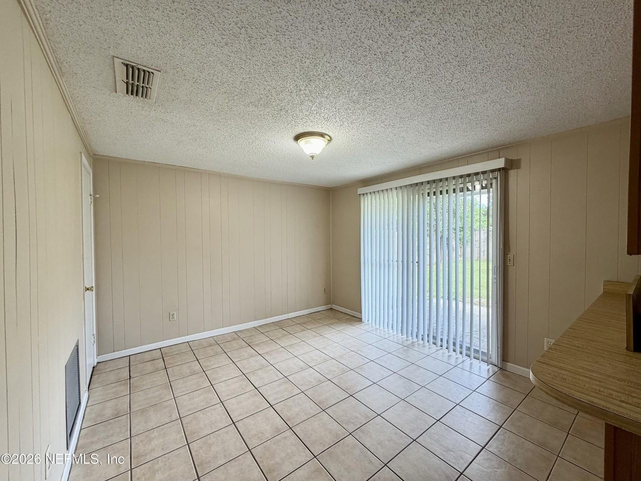 11947 Pequots Ln - Photo 4 of 18