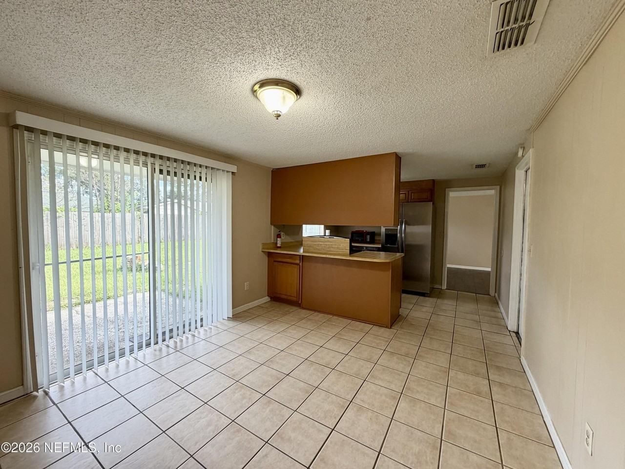11947 Pequots Ln - Photo 5 of 18