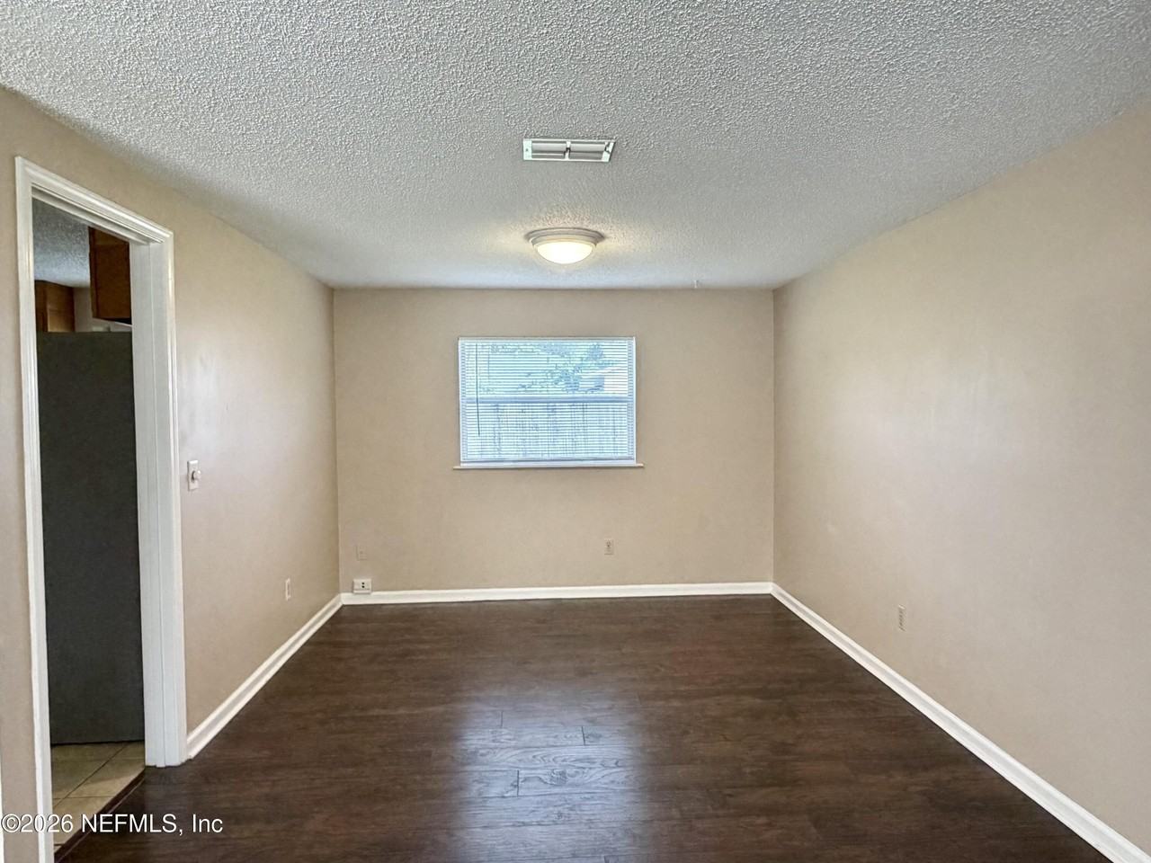 11947 Pequots Ln - Photo 6 of 18
