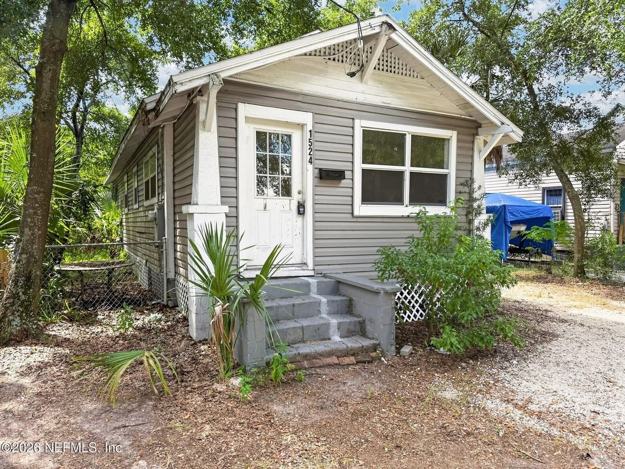 1524 Pasco St - Photo 2 of 24