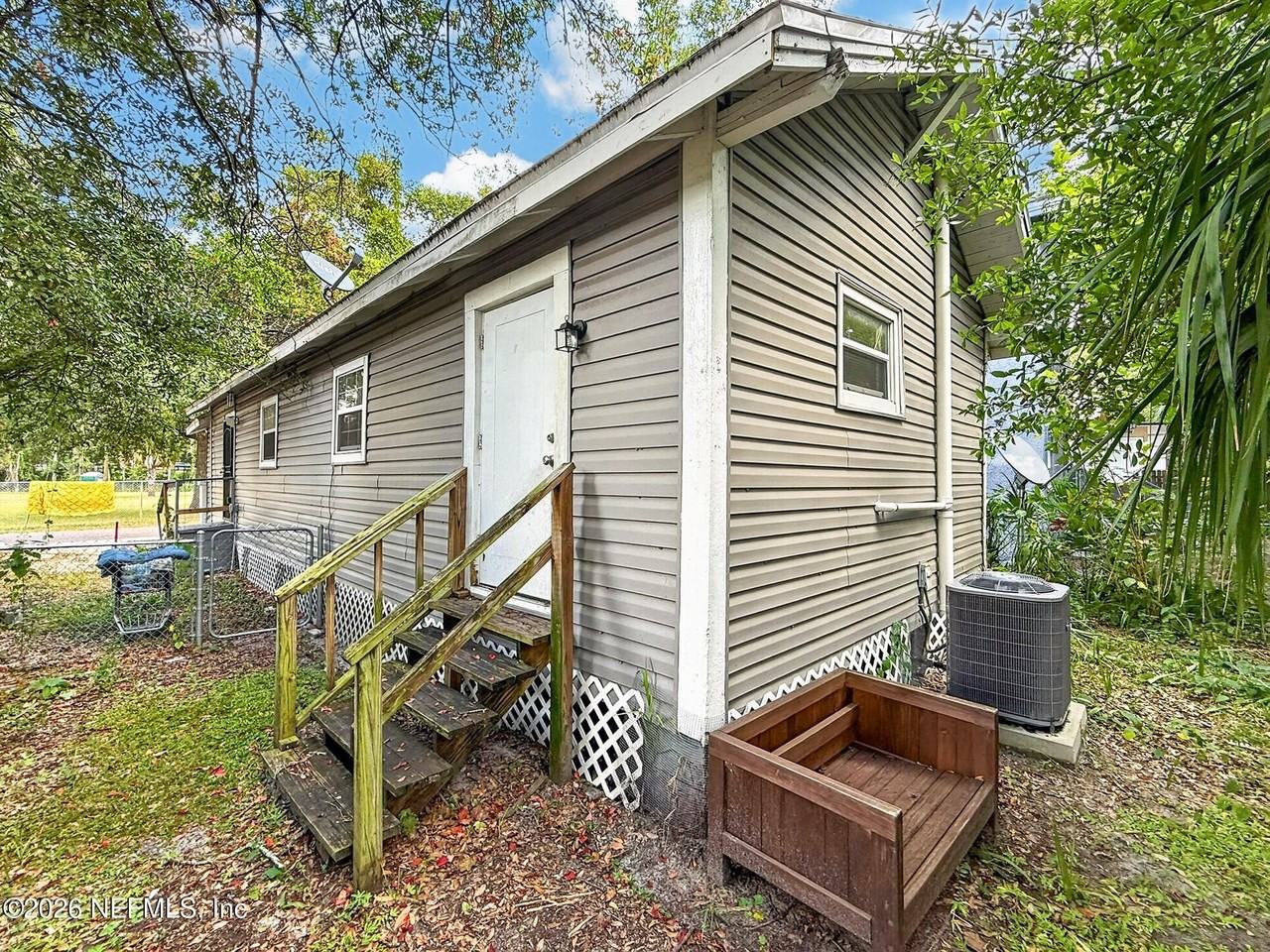 1524 Pasco St - Photo 3 of 24