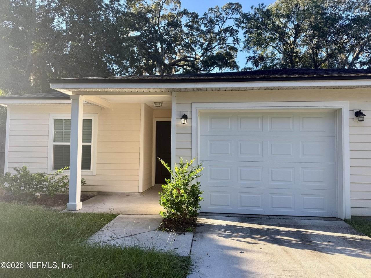 450 Clinton Dr - Photo 2 of 25