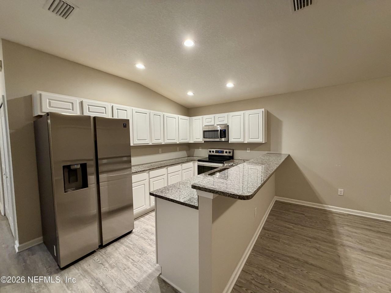 450 Clinton Dr - Photo 4 of 25