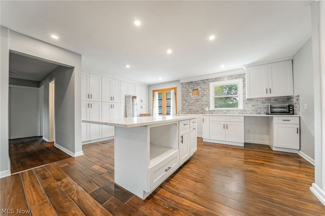 2640 Carmen Dr - Photo 4 of 32