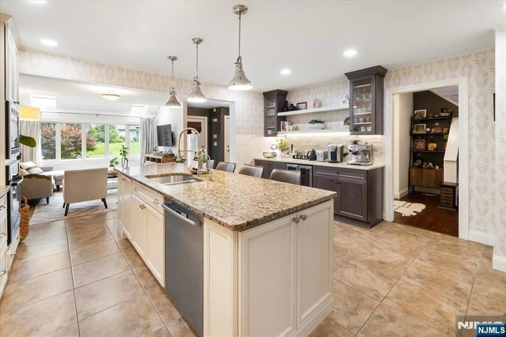 19 N Bayard Ln - Photo 4 of 33