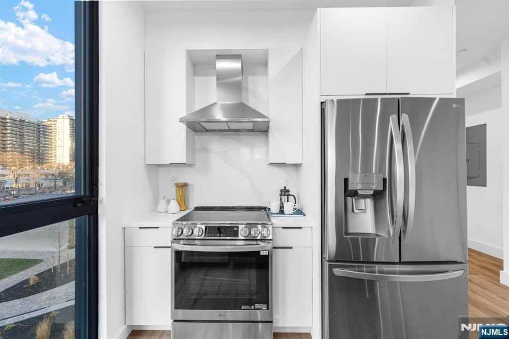 223 Main St #1 - Photo 4 of 14
