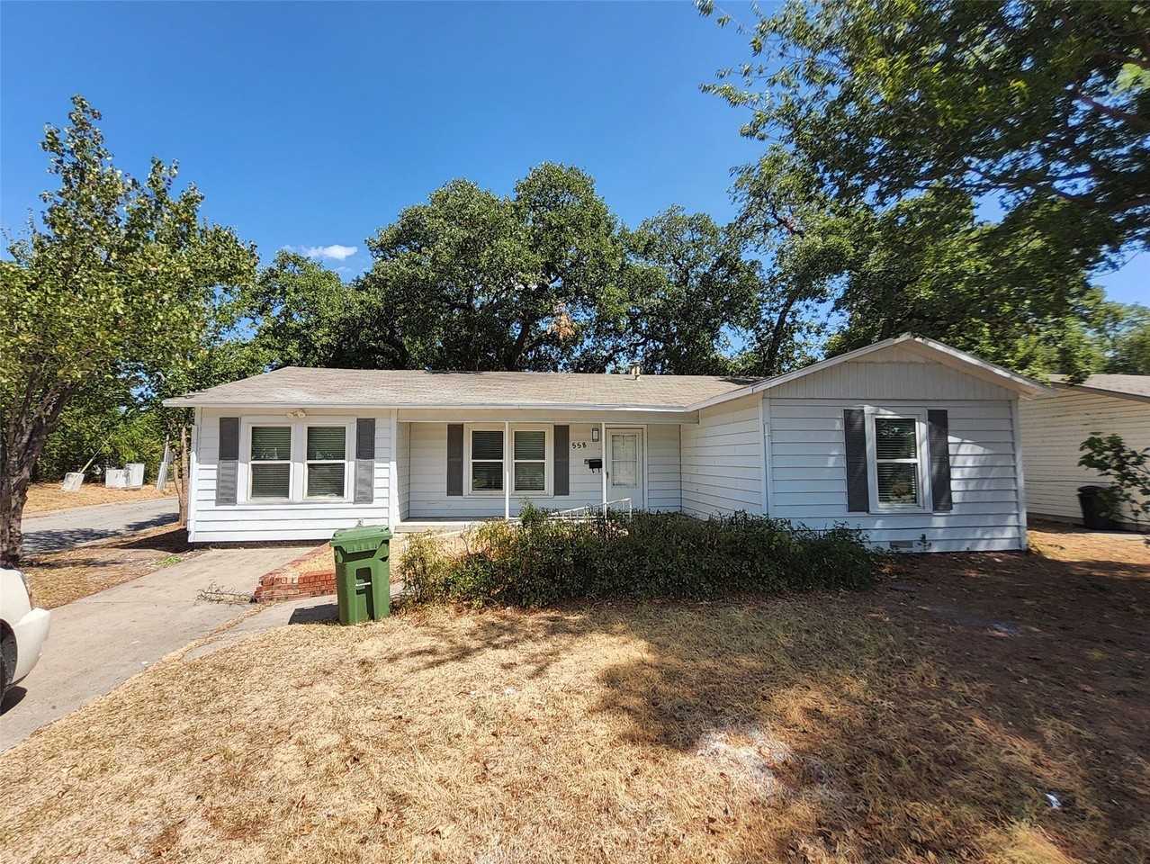 558 Harrison Ln - Photo 2 of 25