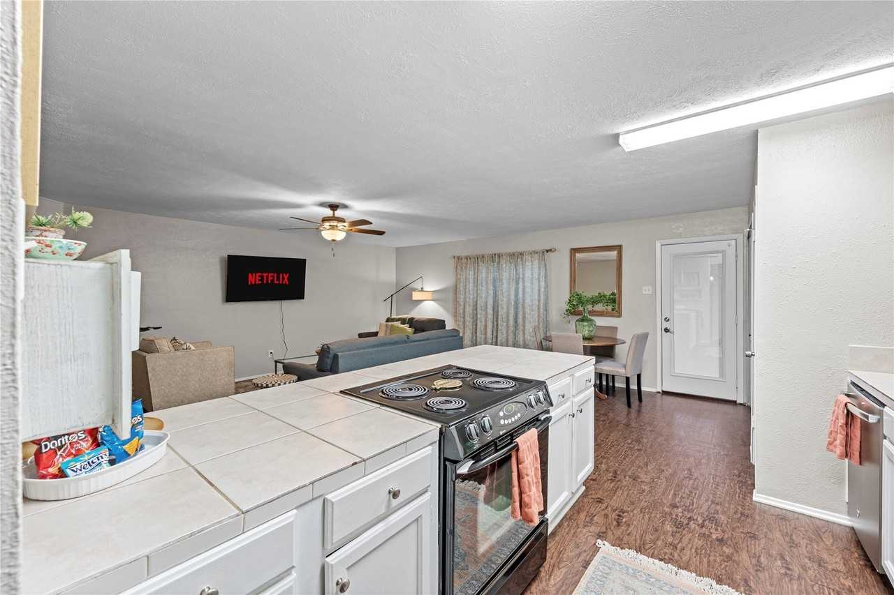 5016 Griffin Dr - Photo 4 of 26