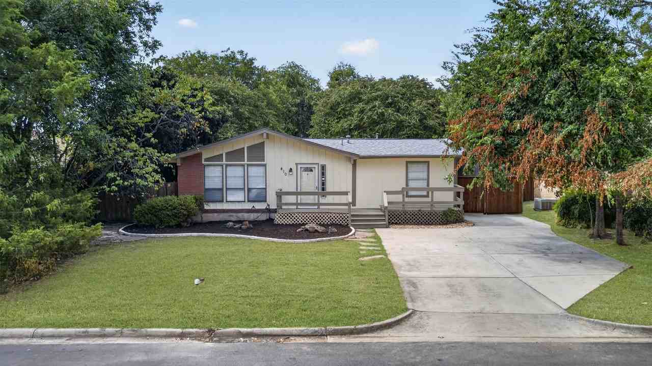 410 Allenwood Dr - Photo 3 of 38