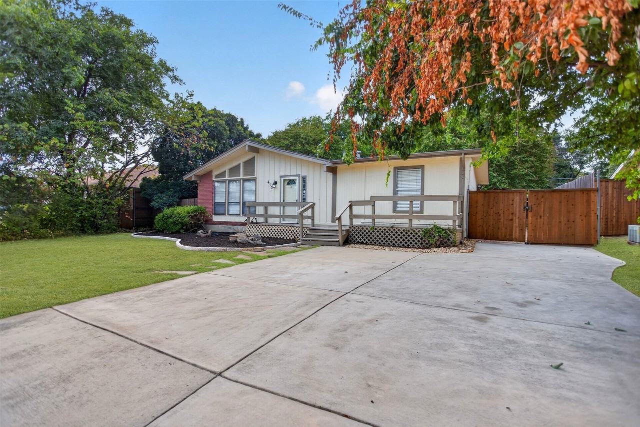 410 Allenwood Dr - Photo 4 of 38