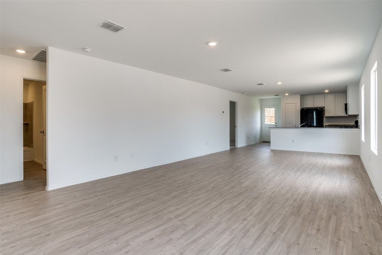 3412 Flicker Ln - Photo 7 of 23