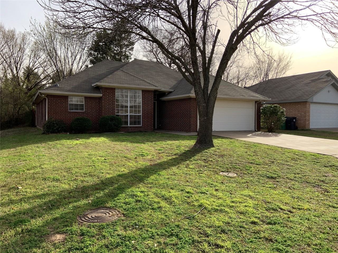 816 Brittany Dr - Photo 2 of 19