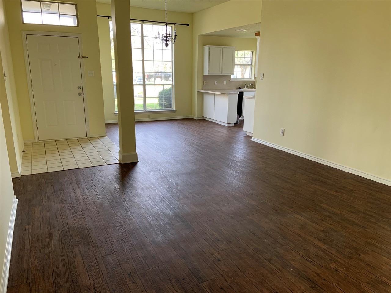 816 Brittany Dr - Photo 4 of 19