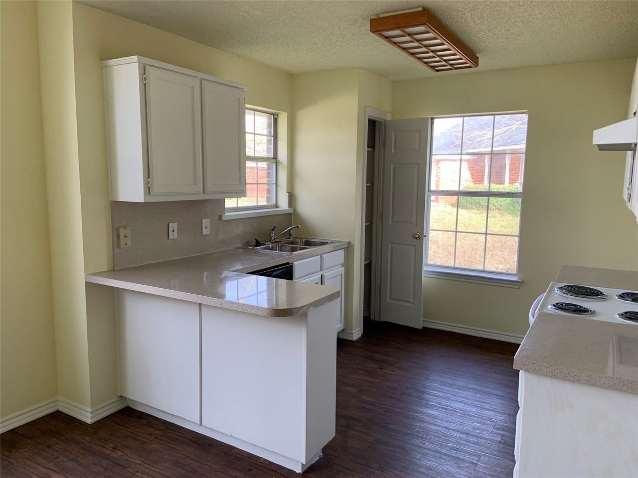 816 Brittany Dr - Photo 6 of 19