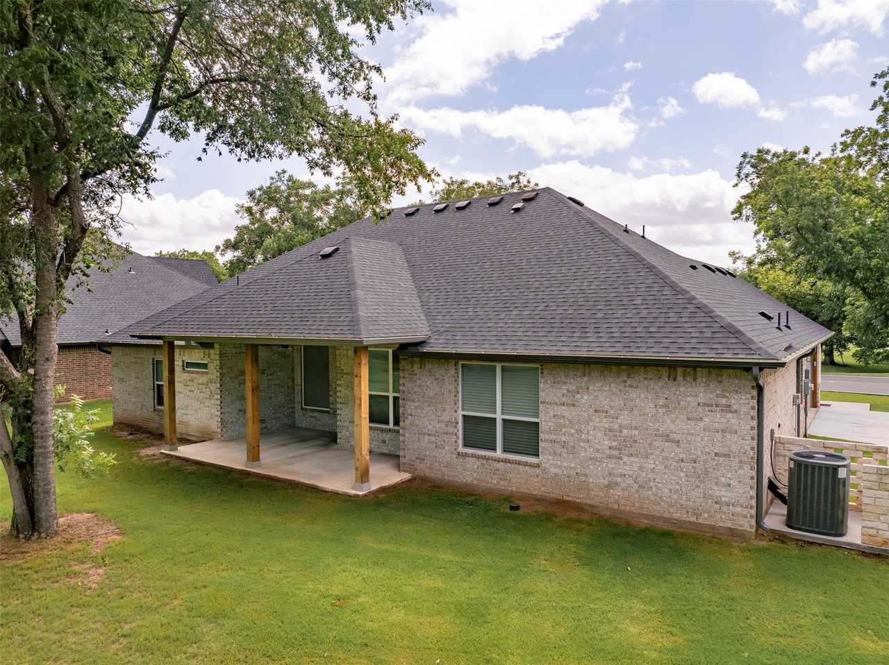 10301 Ravenswood Rd - Photo 4 of 20