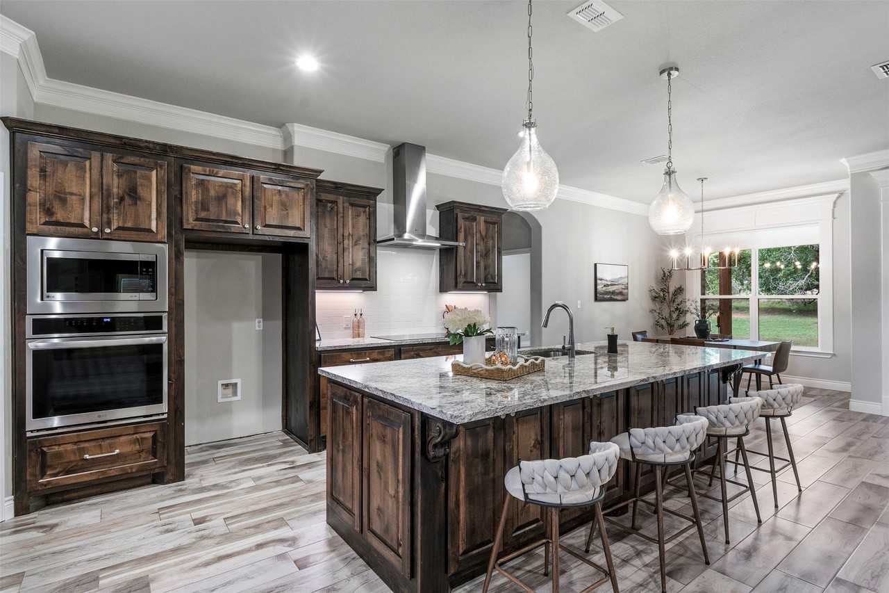 10301 Ravenswood Rd - Photo 7 of 20