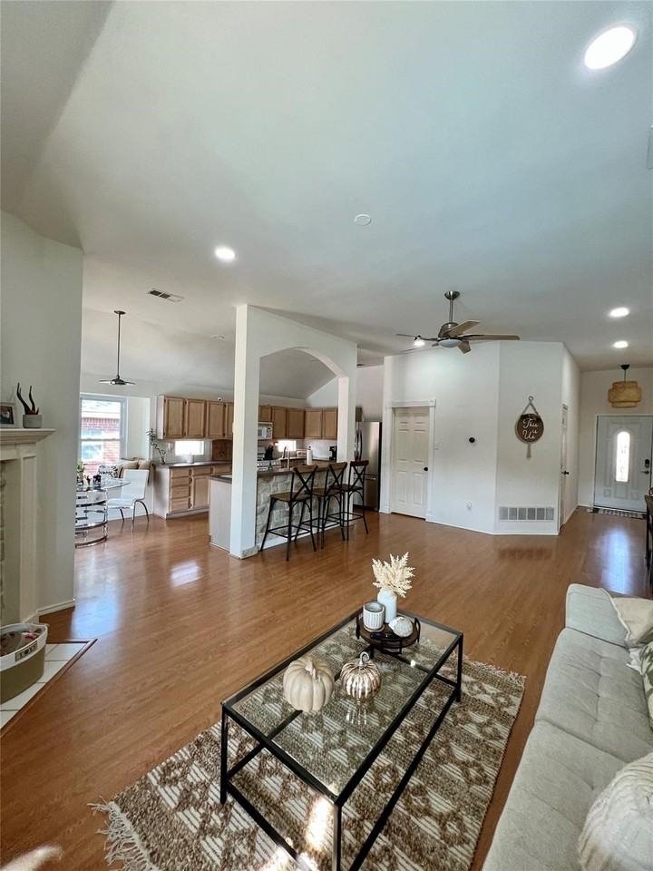 1209 Mill Spring Dr - Photo 5 of 17