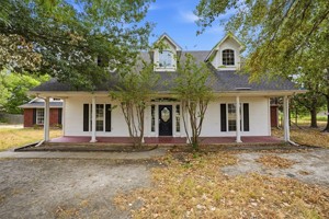 featured image of 2661 Epps Rd