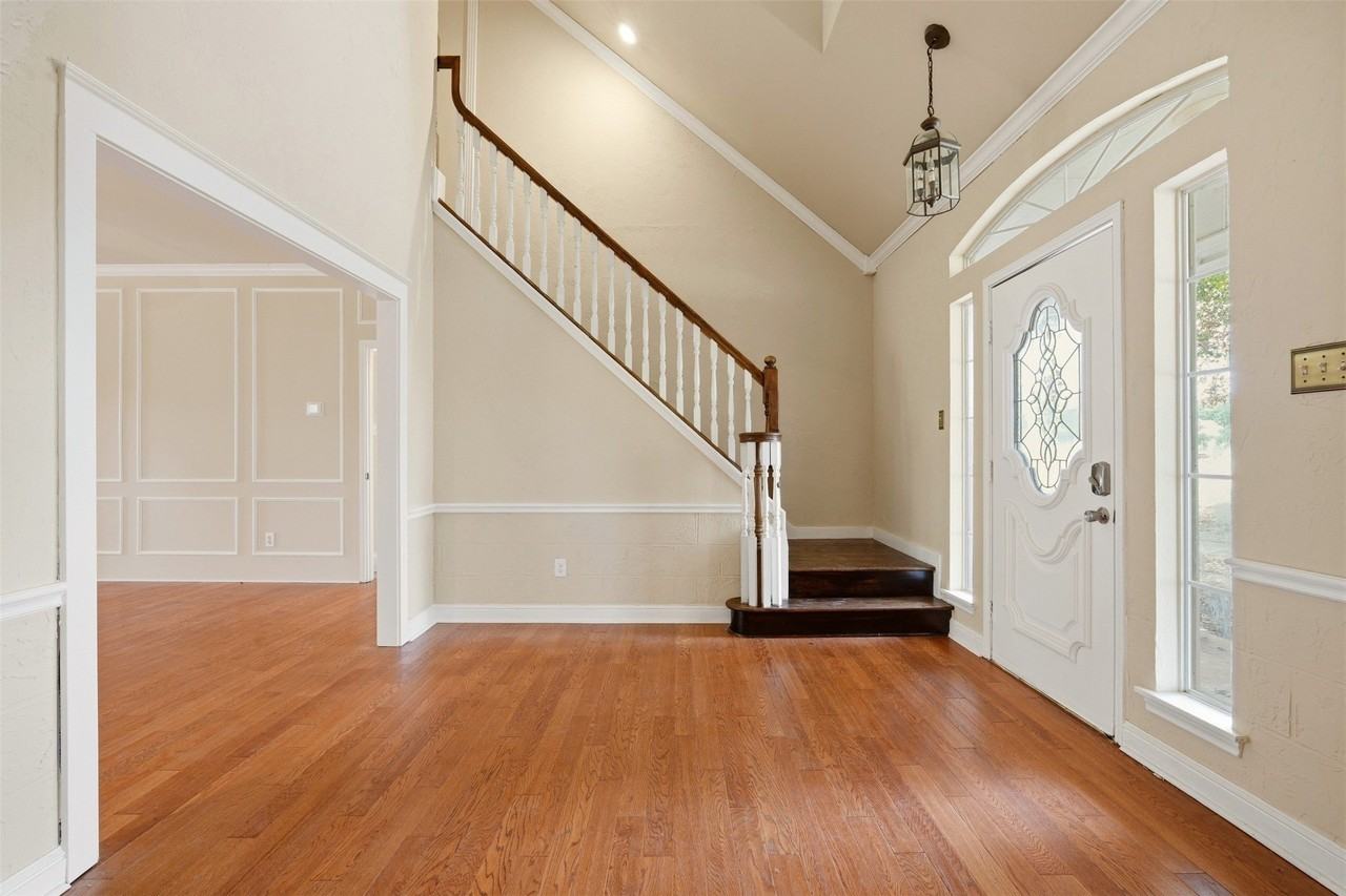 2661 Epps Rd - Photo 6 of 37