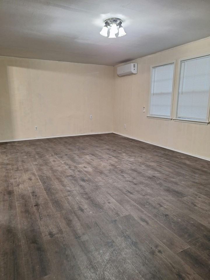 2413 Mcfarland - Photo 4 of 10