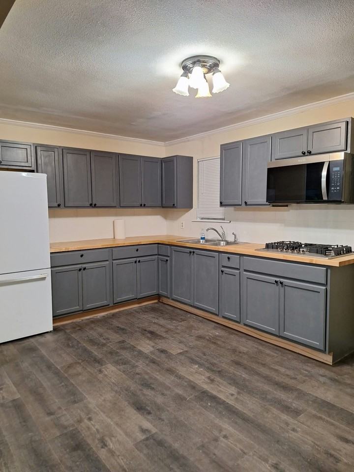 2413 Mcfarland - Photo 5 of 10