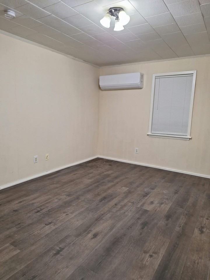 2413 Mcfarland - Photo 7 of 10
