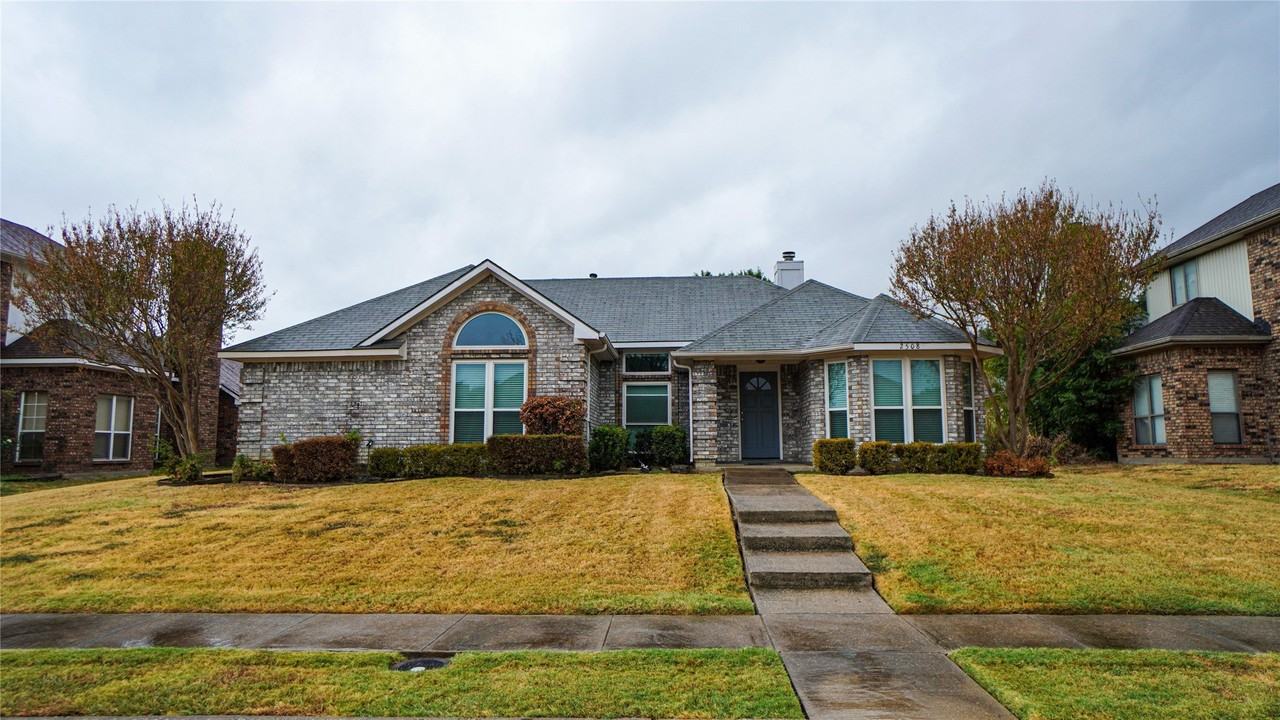 2508 Hawk Dr - Photo 2 of 23