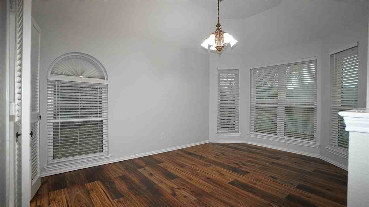 2508 Hawk Dr - Photo 6 of 23