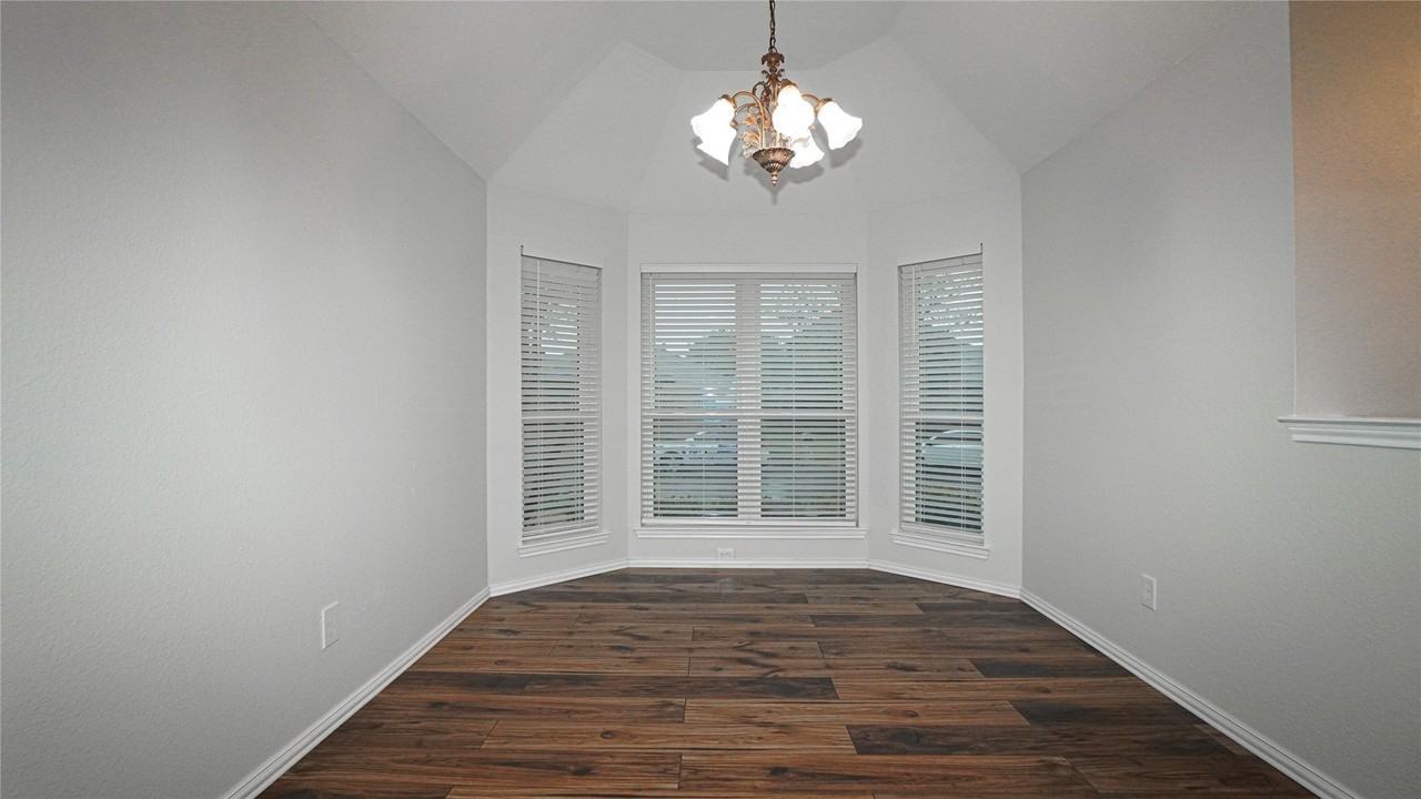 2508 Hawk Dr - Photo 7 of 23
