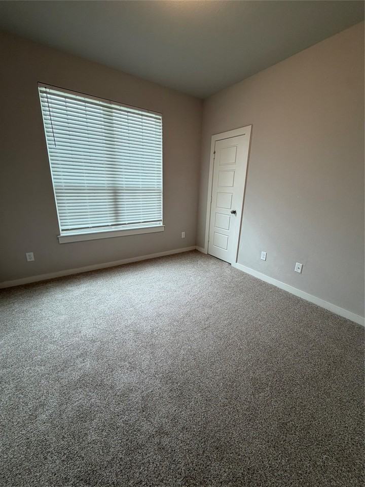 4220 Centerfire Rd - Photo 6 of 13
