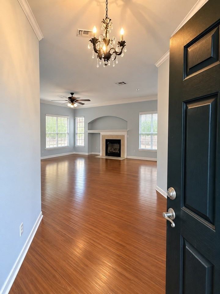 8004 Laurel Hill Dr - Photo 2 of 14