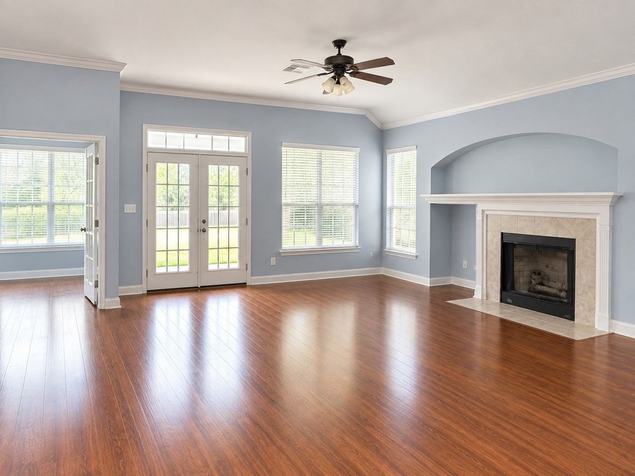 8004 Laurel Hill Dr - Photo 3 of 14