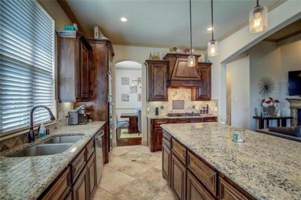904 Lake Meadow Ln - Photo 2 of 24