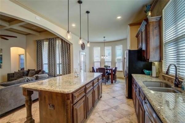904 Lake Meadow Ln - Photo 5 of 24